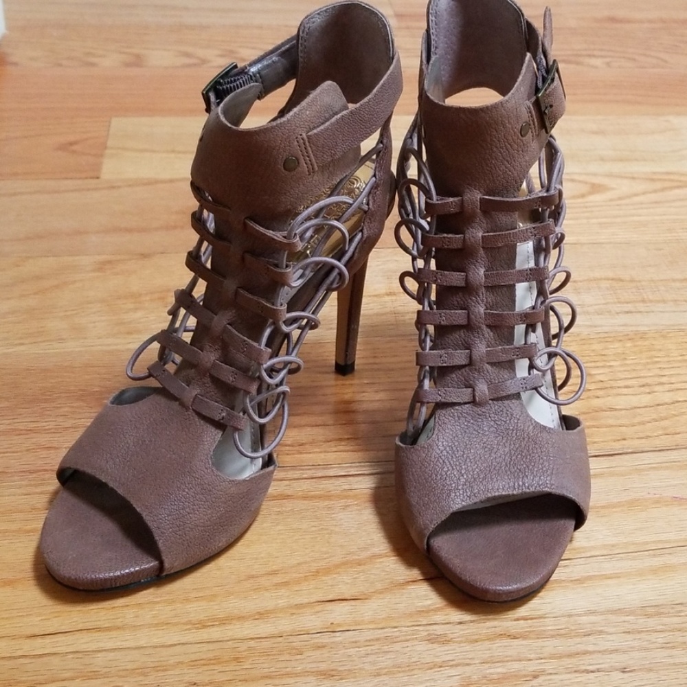 Vince Camuto gladiator heels - Picture 1 of 3